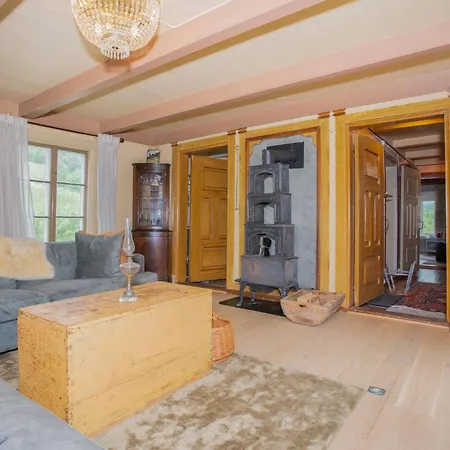 3 Bedroom Cozy In Alen